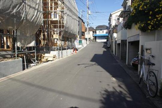 Local photos, including front road. Frontal road