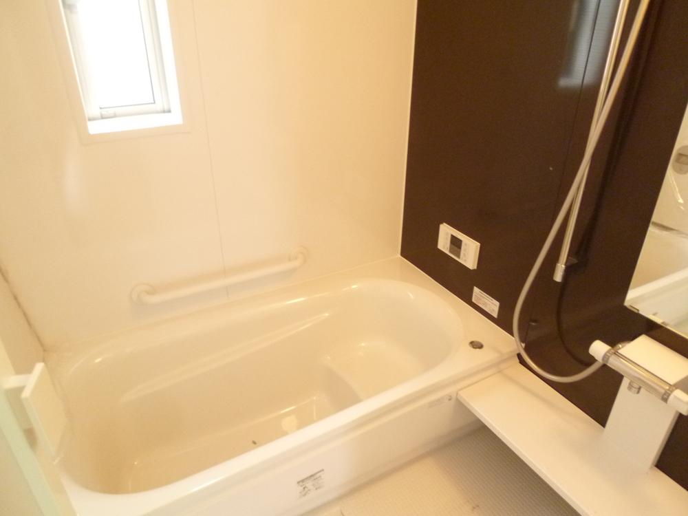 Bathroom. Indoor (October 17, 2013) Shooting 1 Building