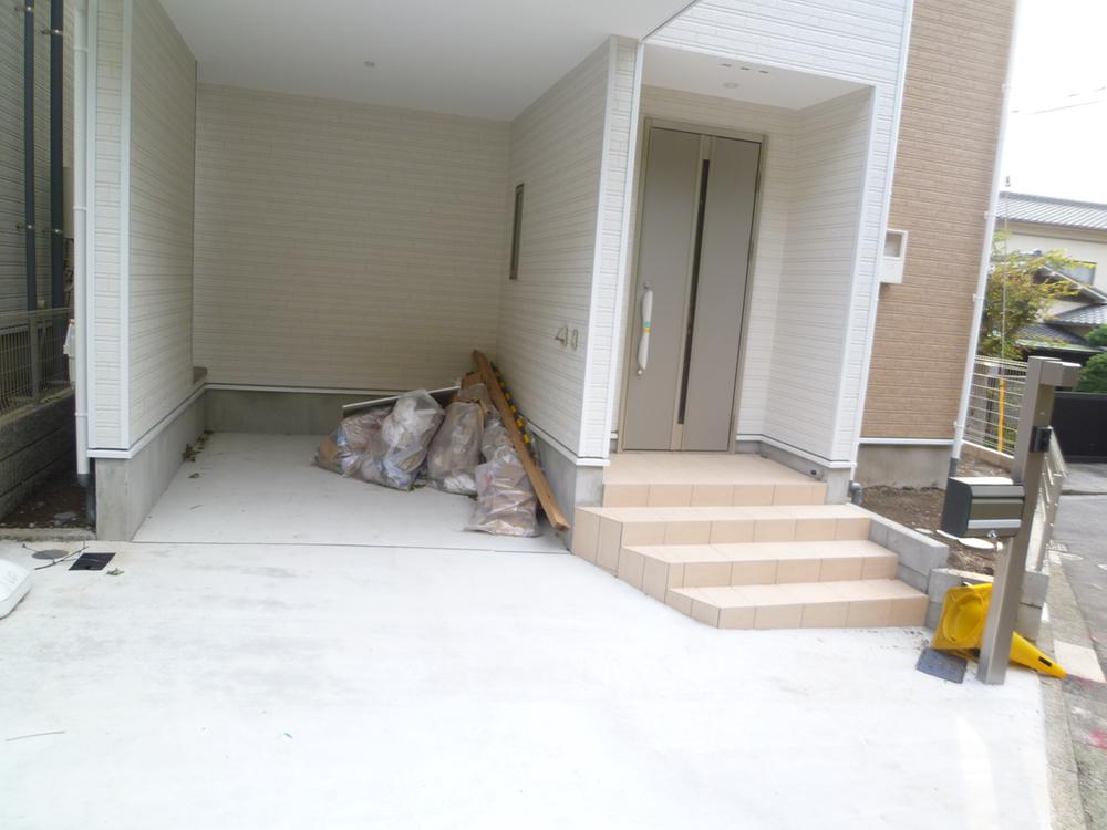 Parking lot. Local (October 17, 2013) Shooting 1 Building