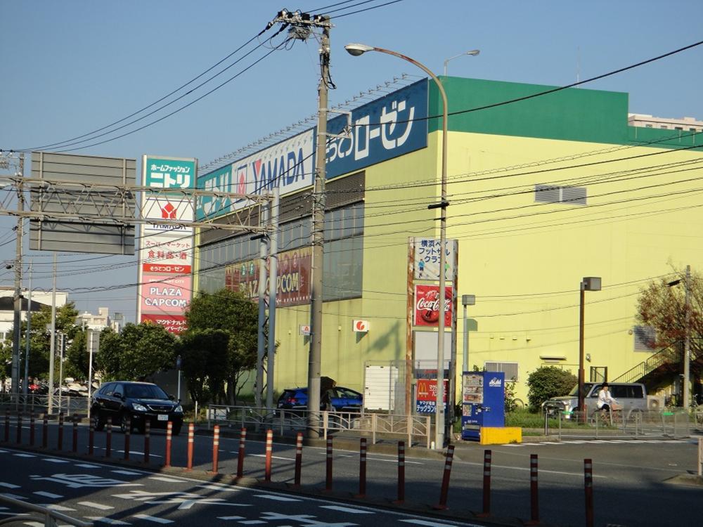 Shopping centre. Sotetsu Rosen addition to 500m complex shopping center