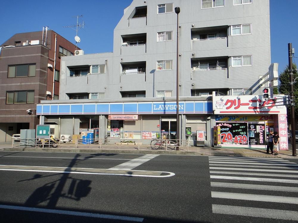 Convenience store. 300m until Lawson Isogo shop