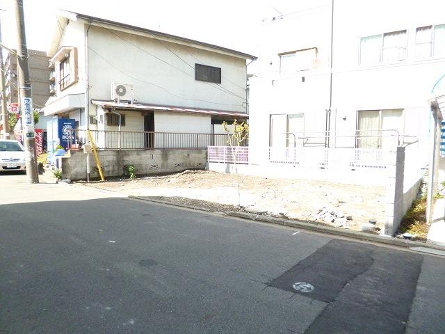 Local appearance photo. Local (10 May 2013) Shooting