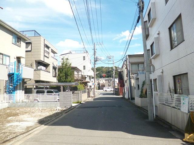 Local photos, including front road. Local (10 May 2013) Shooting