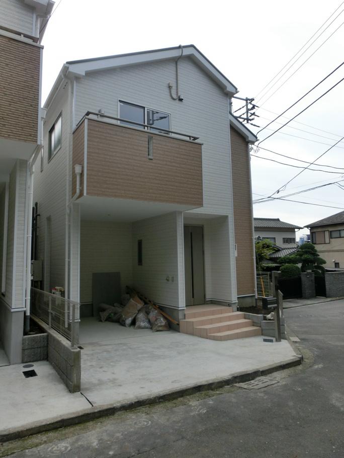 Local appearance photo. Building completed already. Same day preview is available.