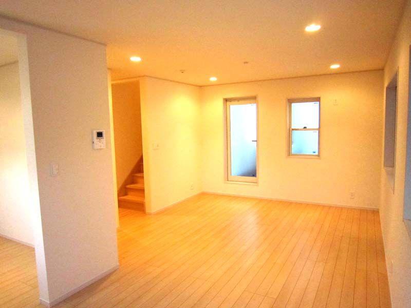 Same specifications photos (living). Example of construction