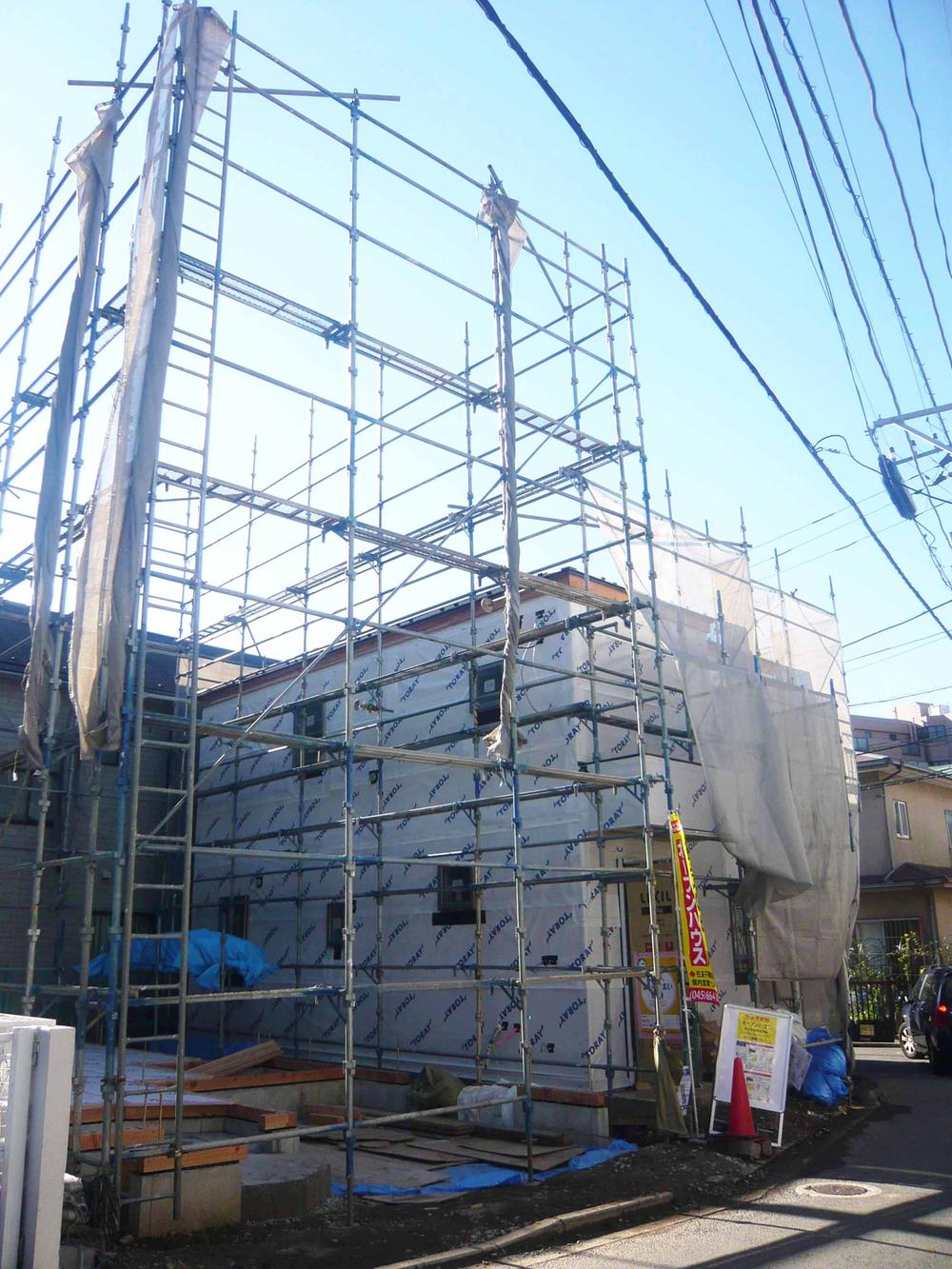 Local appearance photo. Local (12 May 2013) Shooting