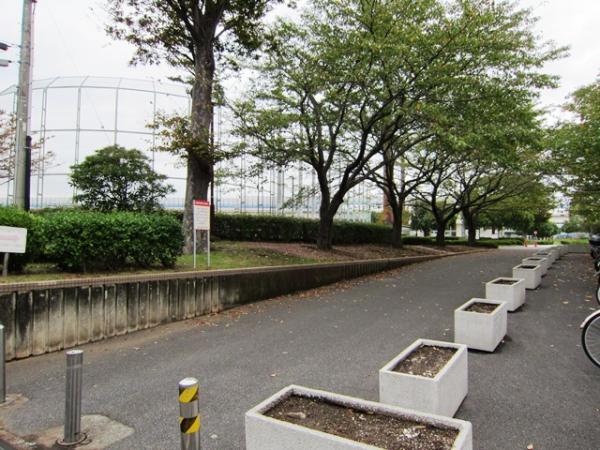 park. 150m to the park