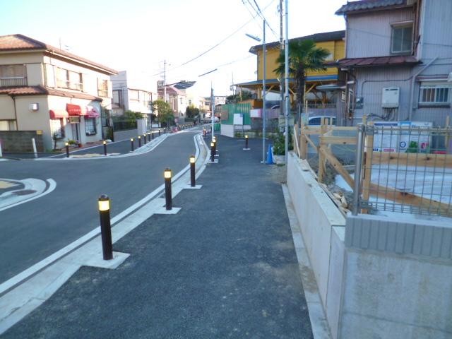 Local photos, including front road. Local (12 May 2013) Shooting