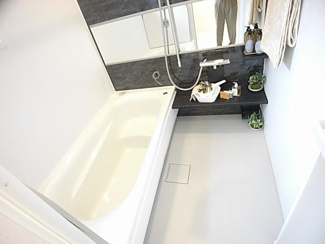 Same specifications photo (bathroom)