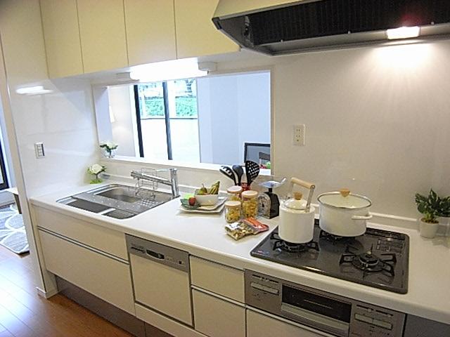 Same specifications photo (kitchen)