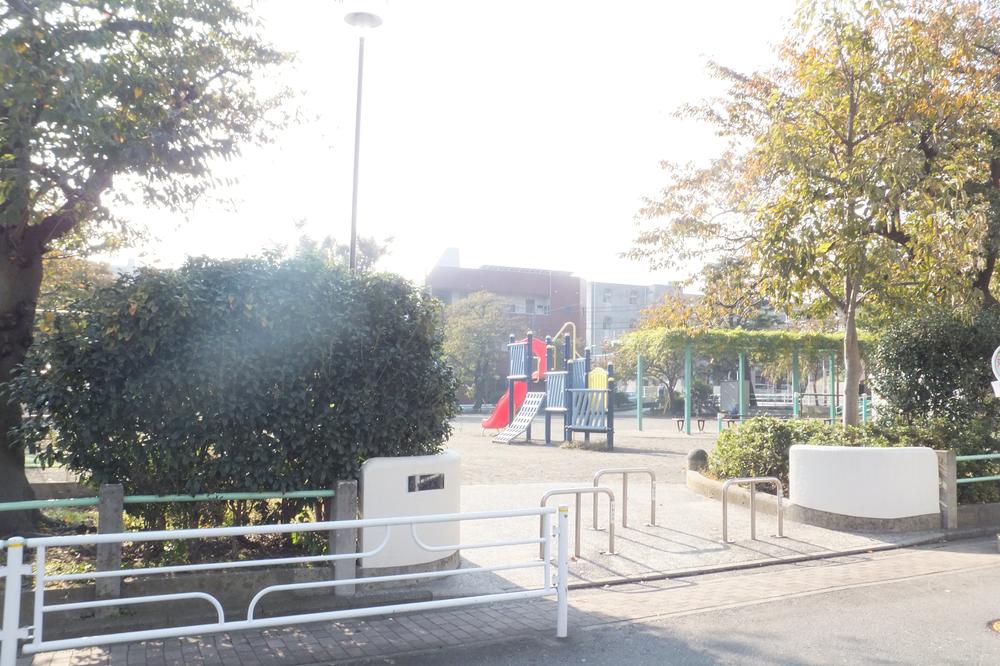 park. 400m to Maruyama Park