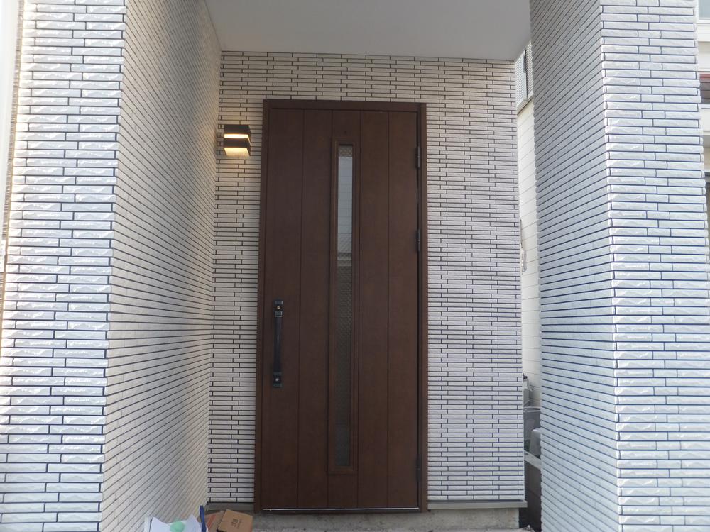 Entrance. Local (12 May 2013) Shooting