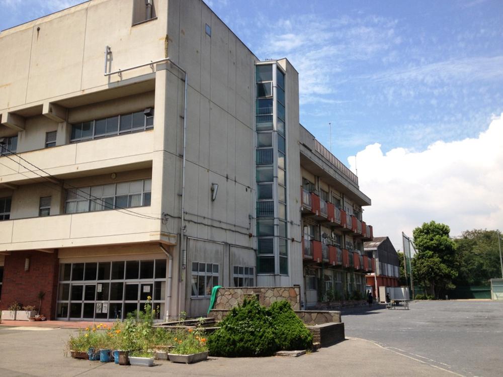 Primary school. San'nodai until elementary school 400m