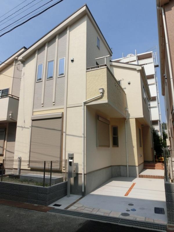 Local appearance photo. The company completed pre-construction cases [appearance] 