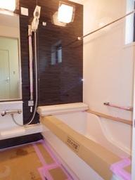 Bathroom. The company unit bus construction cases [Interior] 