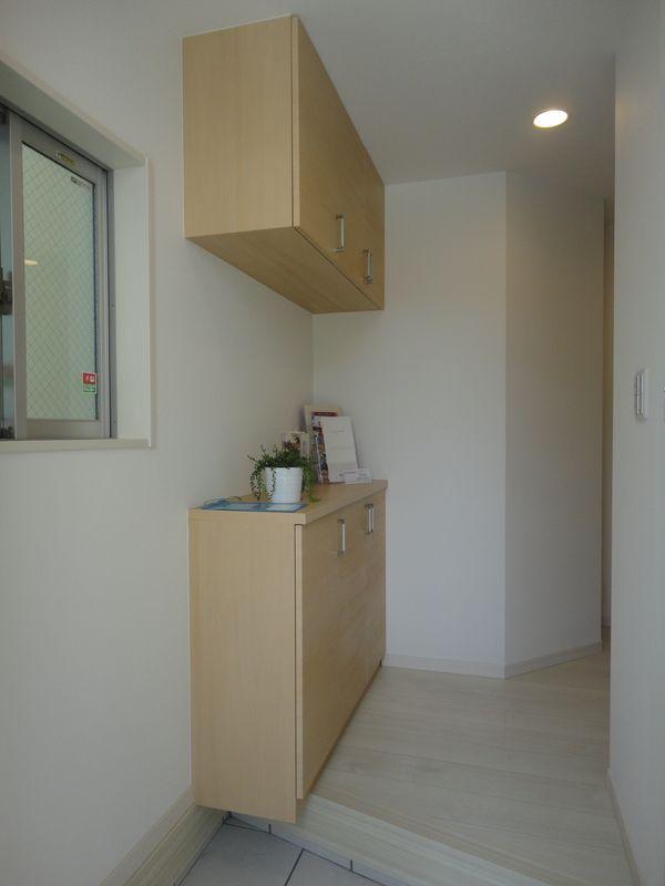 Entrance. Example of construction