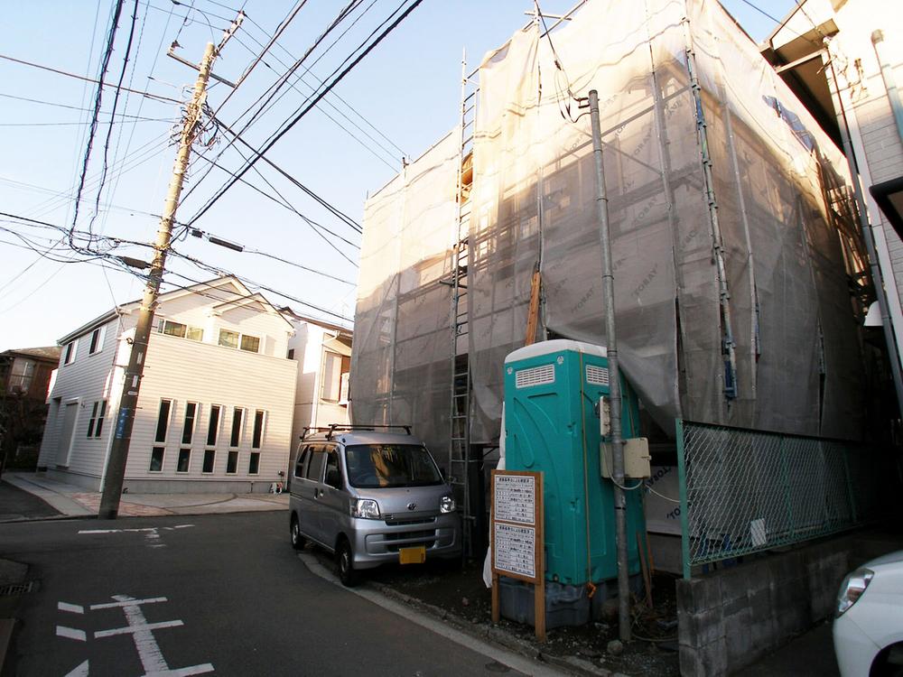 Local appearance photo. Local (12 May 2013) Shooting