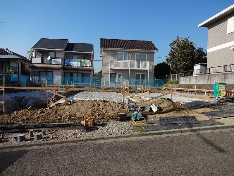 Local photos, including front road. Local (September 2013) Shooting