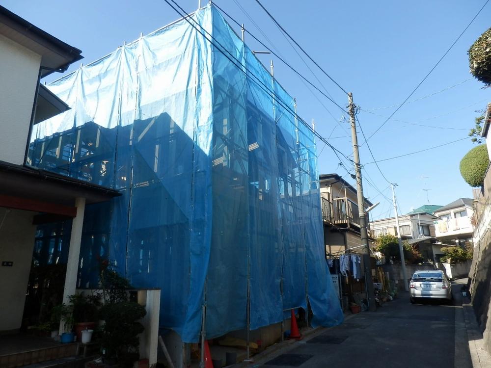 Local appearance photo. Local (12 May 2013) Shooting