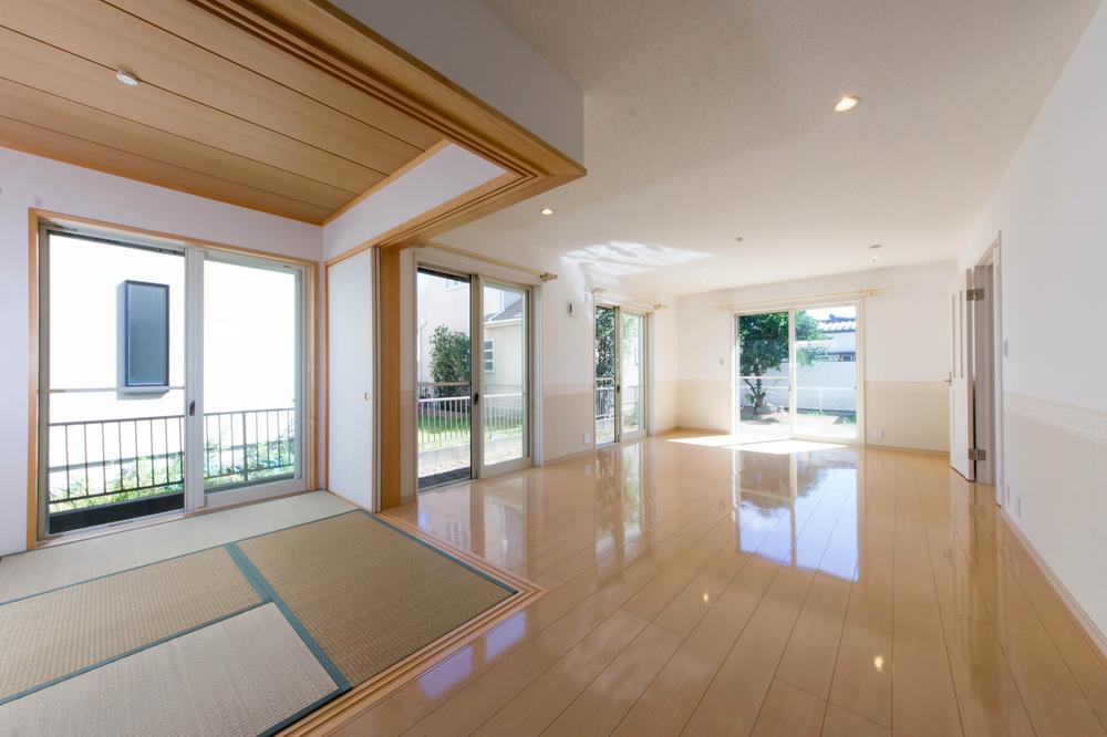 Living. LDK of Japanese and Tsuzukiai ・  ・ Large space