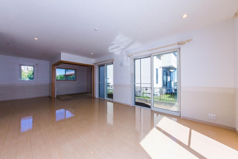 Living. Spacious Living Dining & Kitchen