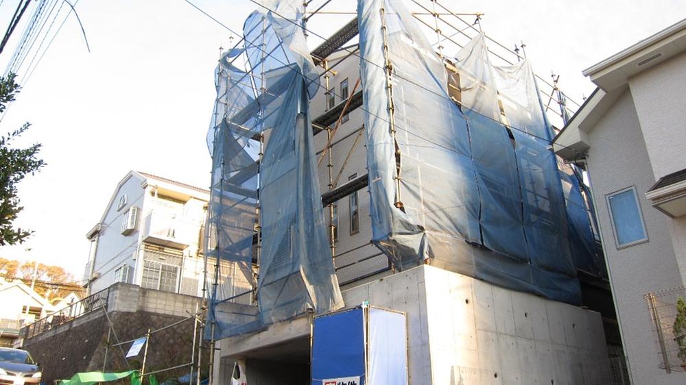 Local appearance photo. Local (11 May 2013) Shooting