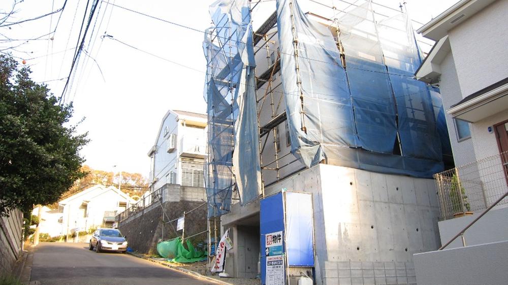 Local appearance photo. Local (11 May 2013) Shooting