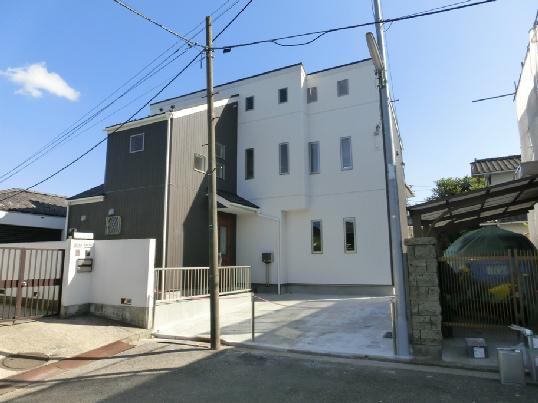 Local appearance photo. Car space is available 2 units in parallel.