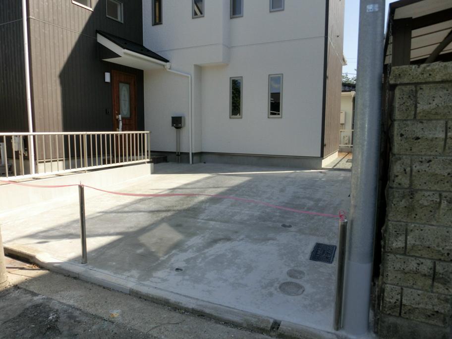 Parking lot. Car space parallel two.