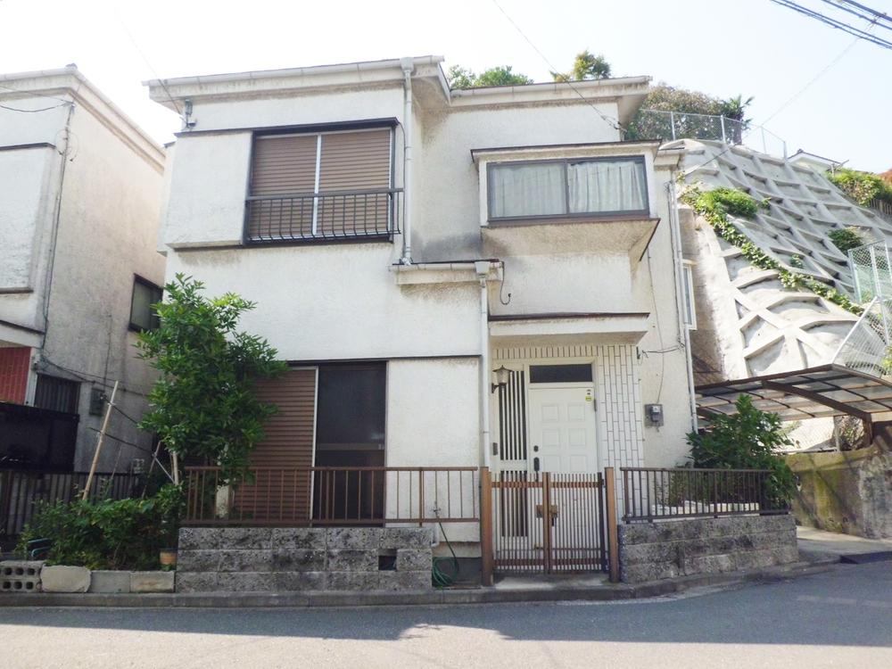 Local photos, including front road. Local (June 2013) Shooting