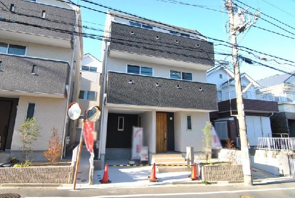 Local appearance photo. B Building appearance