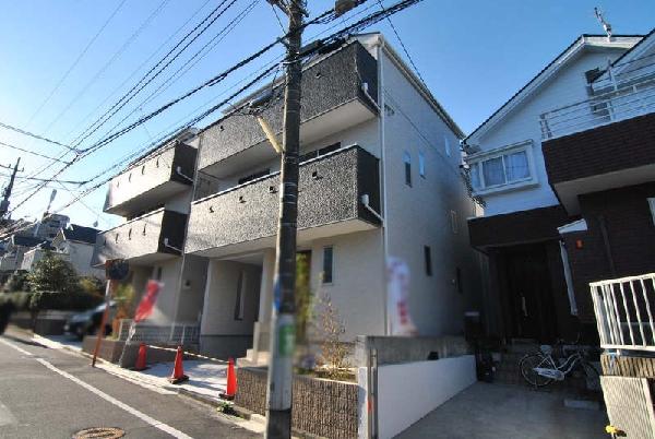 Local appearance photo. B Building appearance