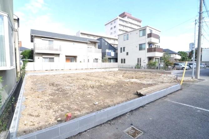 Local appearance photo. Local (11 May 2013) Shooting