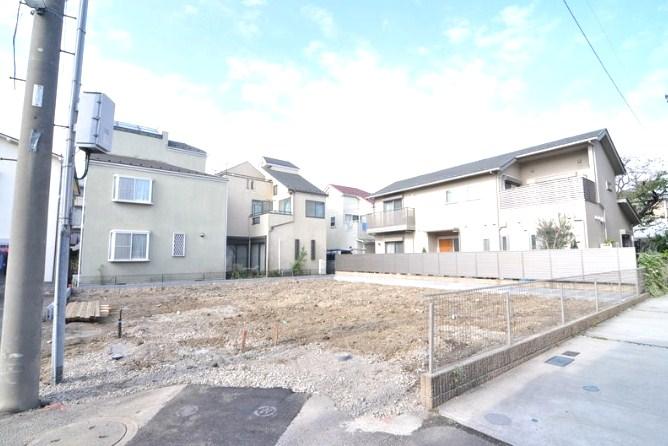 Local appearance photo. Local (11 May 2013) Shooting