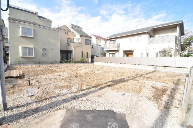 Local appearance photo. Local (11 May 2013) Shooting