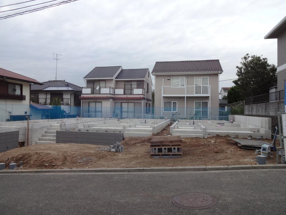 Local photos, including front road. Local (10 May 2013) Shooting