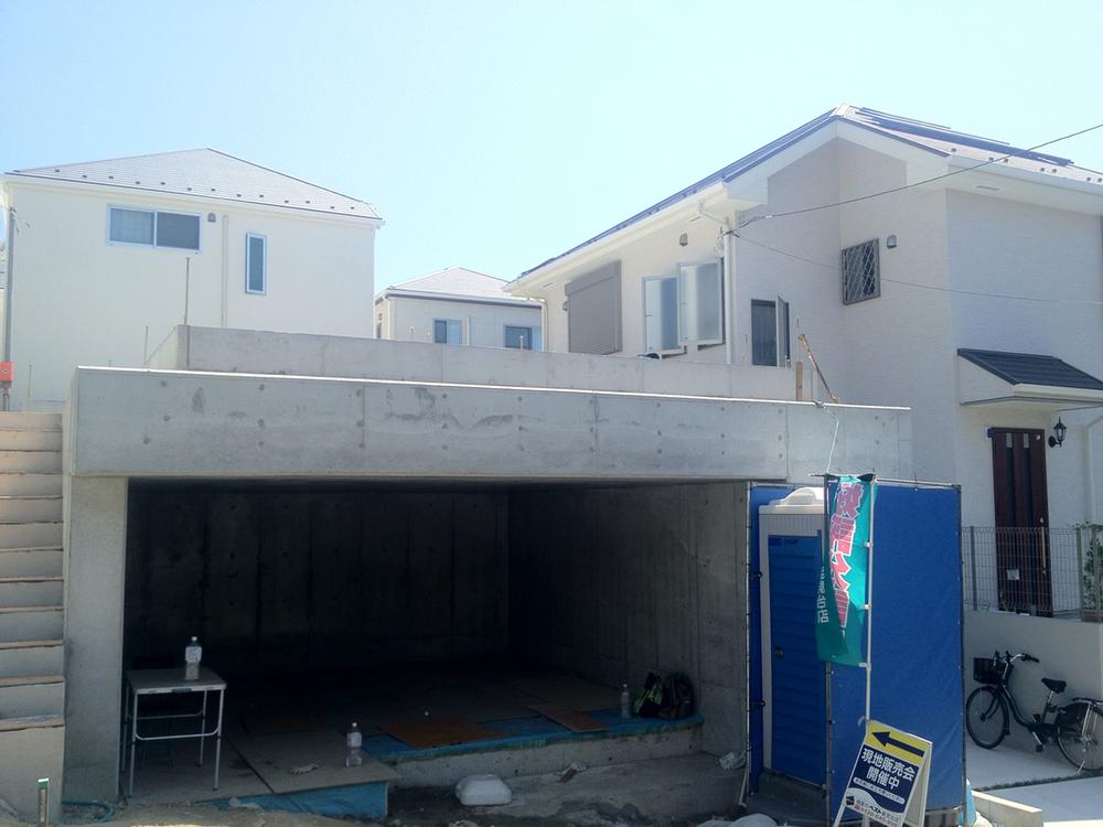 Local appearance photo. Local shooting