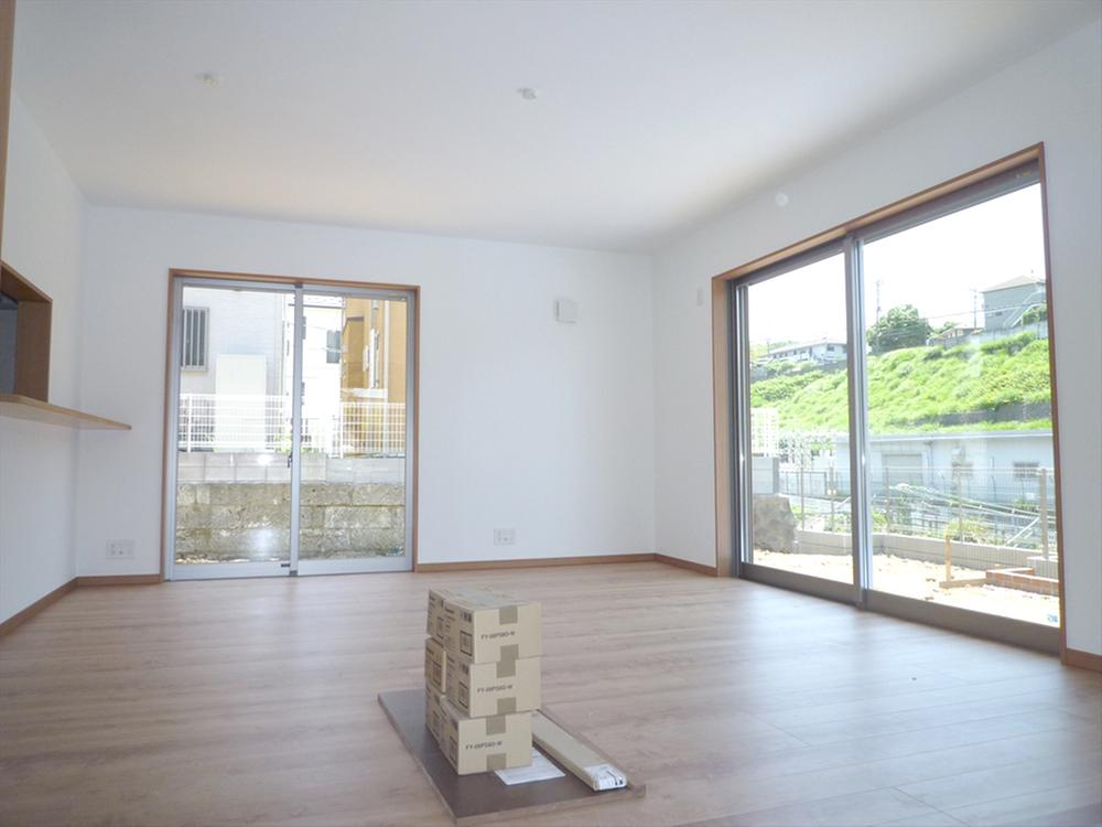 Same specifications photos (living). Same specifications