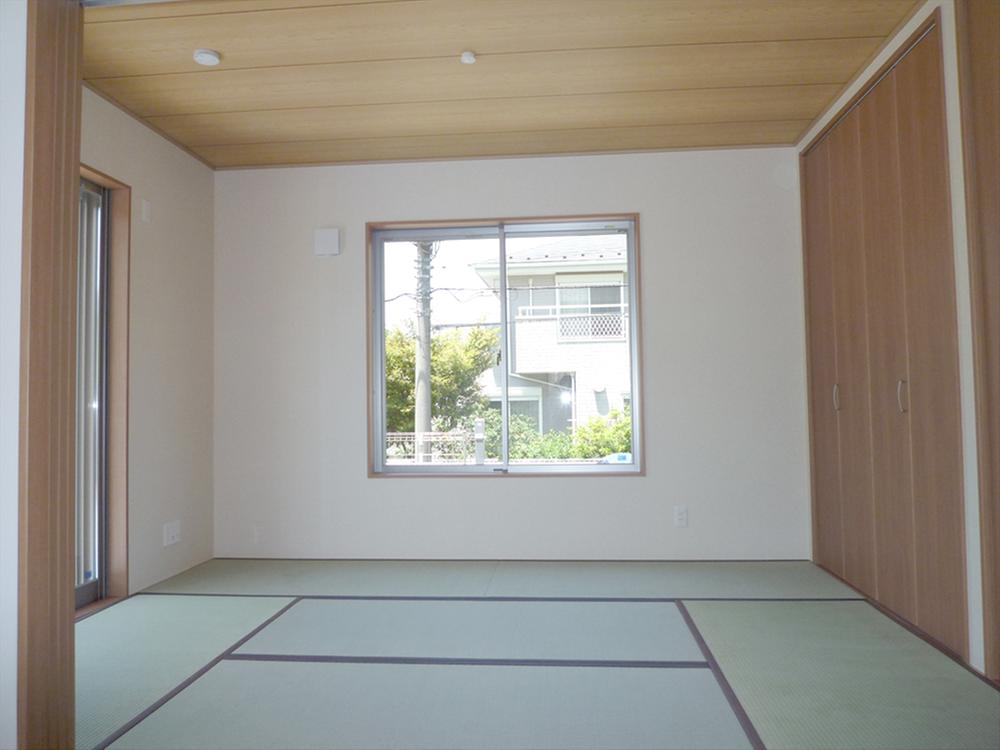 Same specifications photos (Other introspection). Same specifications