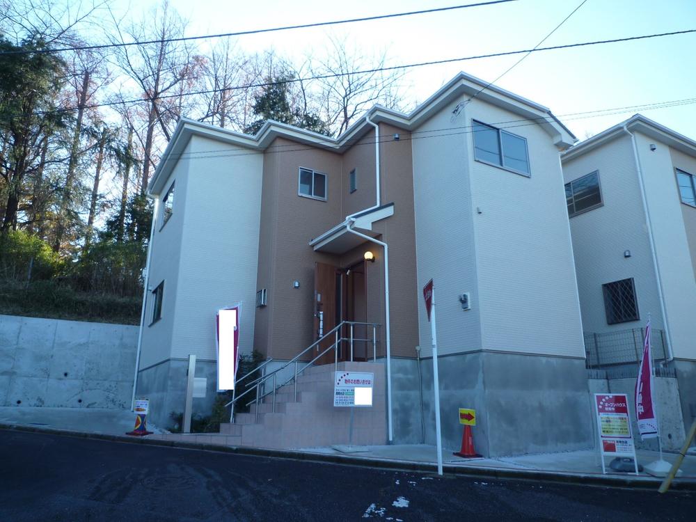 Local appearance photo. Appearance full of profound feeling by the outer wall of the two-color.