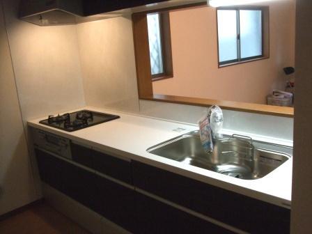 Kitchen. Face-to-face kitchen where dishes can be while enjoying the conversation with your family