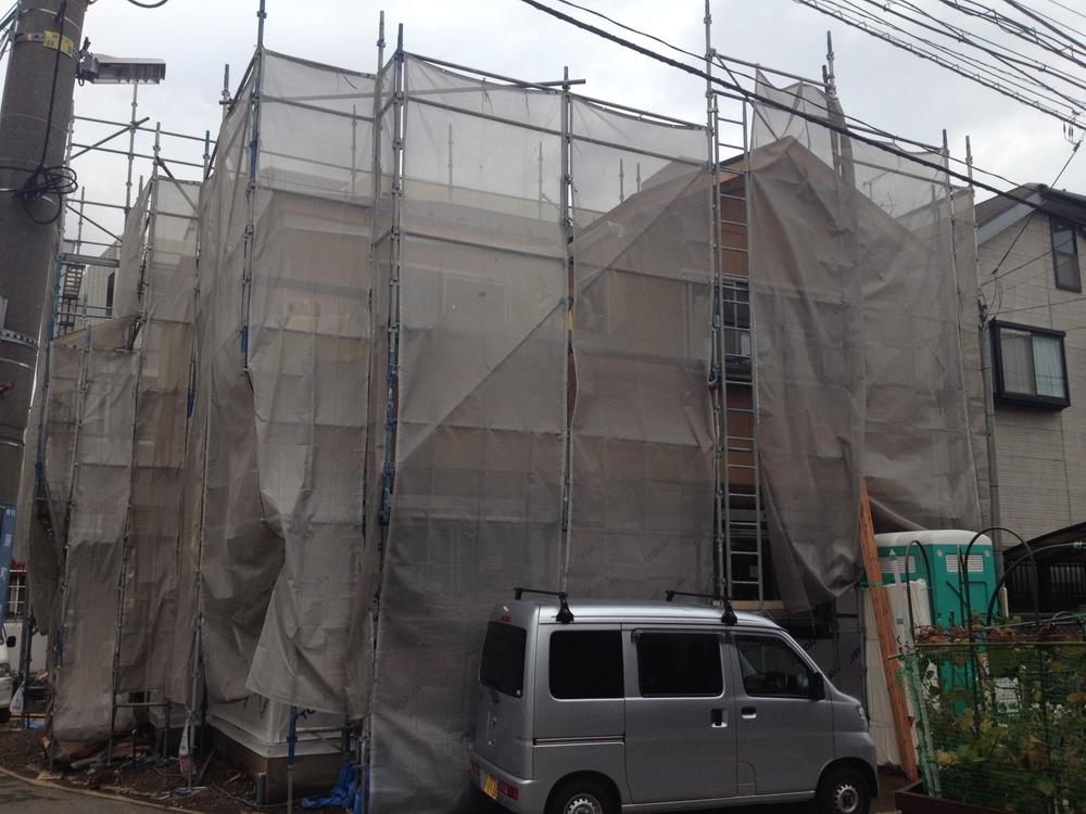 Local photos, including front road. Local (12 May 2013) Shooting