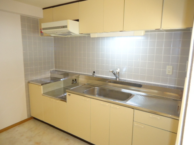 Kitchen. key money ・ No security deposit! Fully equipped