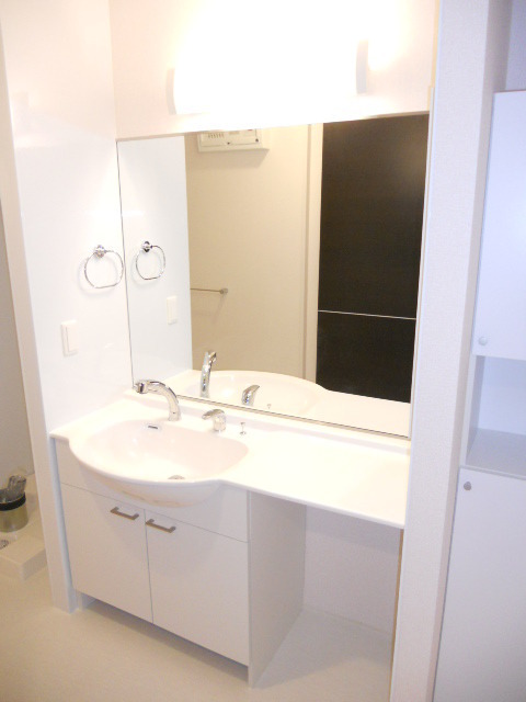 Washroom. New construction ・ Reheating ・ A convenience store nearby