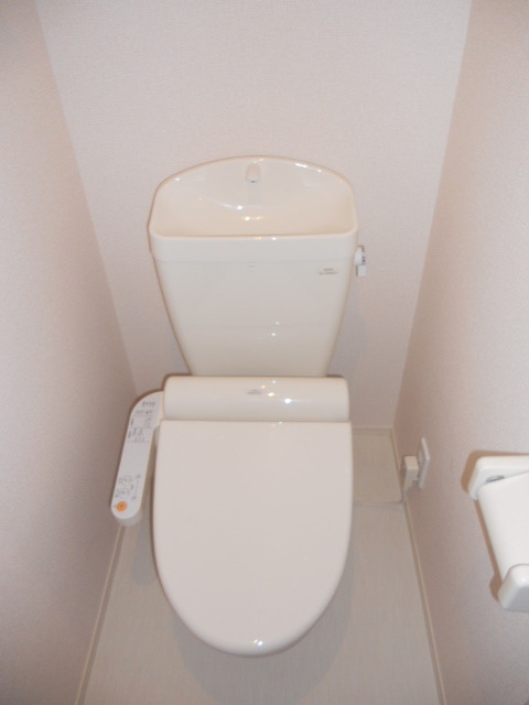 Toilet. New construction ・ Reheating ・ A convenience store nearby