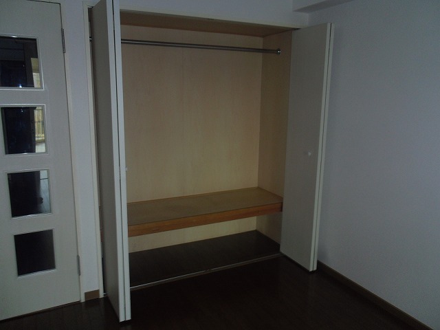 Receipt. Storage rich and the room also clean (* ^^) v