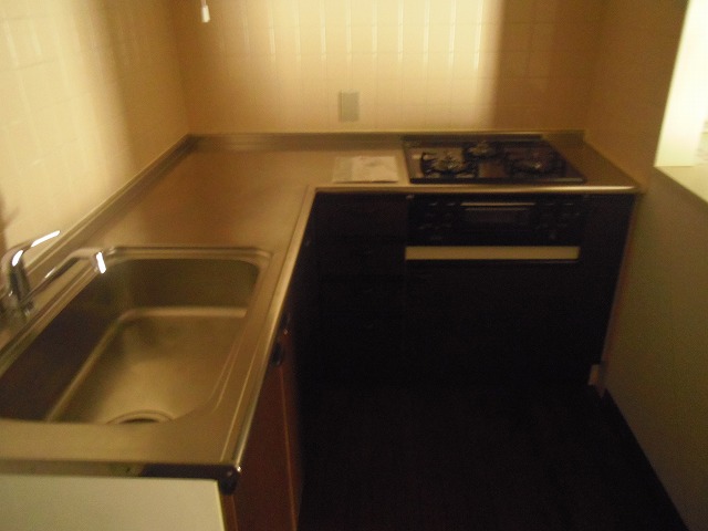 Kitchen. Popular system kitchen cooking might become fun (* ^ _ ^