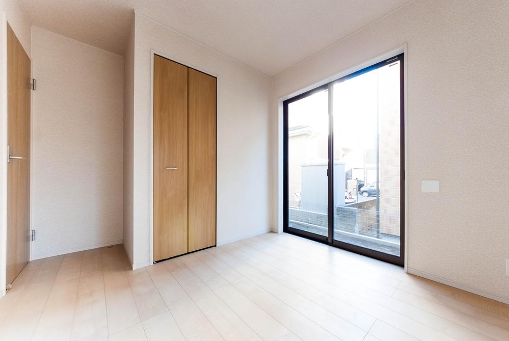 Non-living room. Bright living room