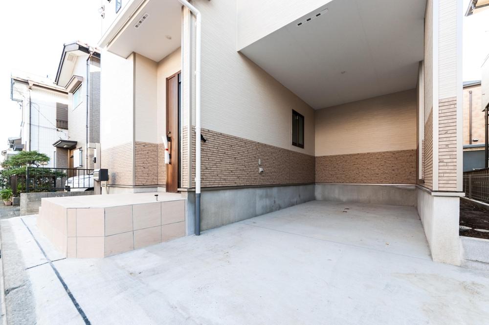 Parking lot. Carefully store built-in garage your car