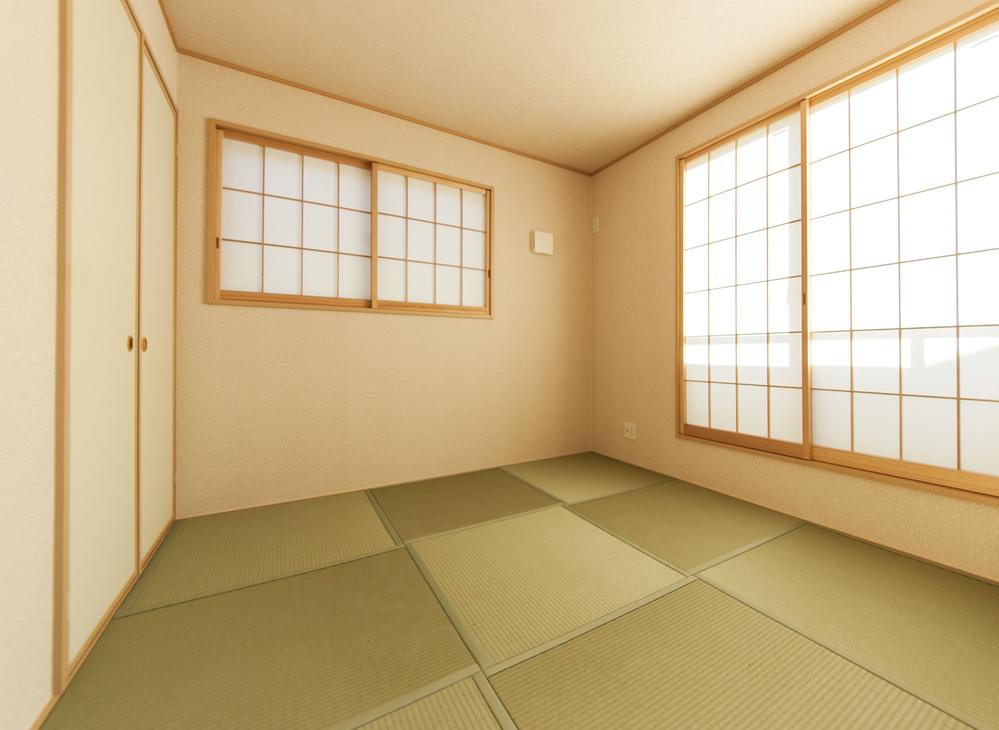 Non-living room. Japanese-style room to relax on the tatami
